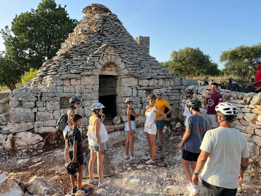 Alberobello: Guided e-bike tour + donkey farm visit - Vineyards, olive groves, and the oak forest