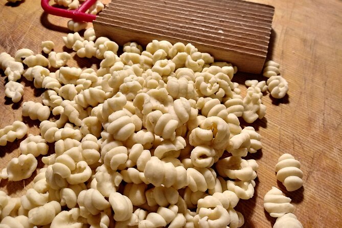Alghero Home Cooking Pasta Class at a Farmhouse with Wine - Why the wine and family setting matter