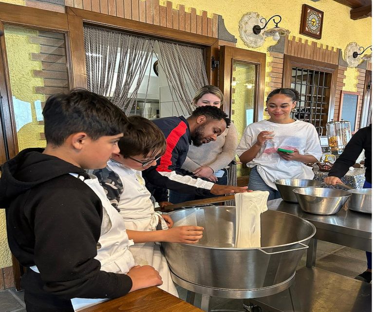 Amalfi Coast: Half-Day Farmhouse Cooking Class - Lunch, local wine, and limoncello