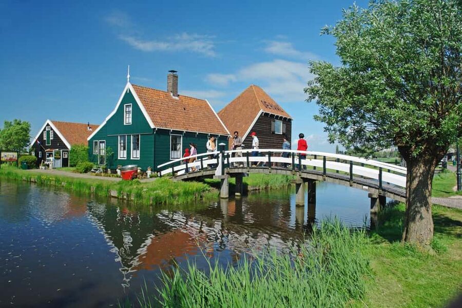 Amsterdam: Experience Zaanse Schans Windmills & Cheese Farm - Walking the old houses, barns, and workshops