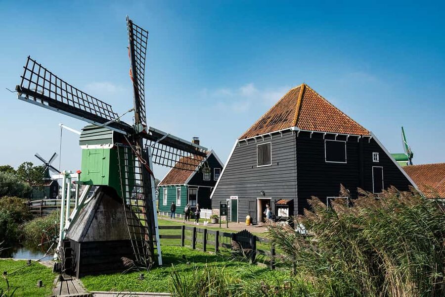 Amsterdam: Experience Zaanse Schans Windmills & Cheese Farm - Timing advice for the three departure options