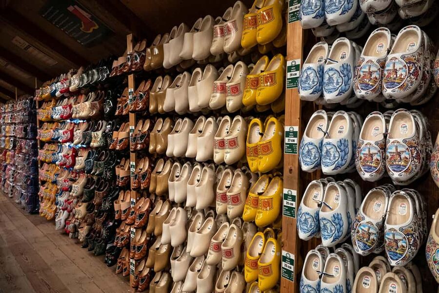 Amsterdam: Experience Zaanse Schans Windmills & Cheese Farm - Getting from Amsterdam to the windmill village