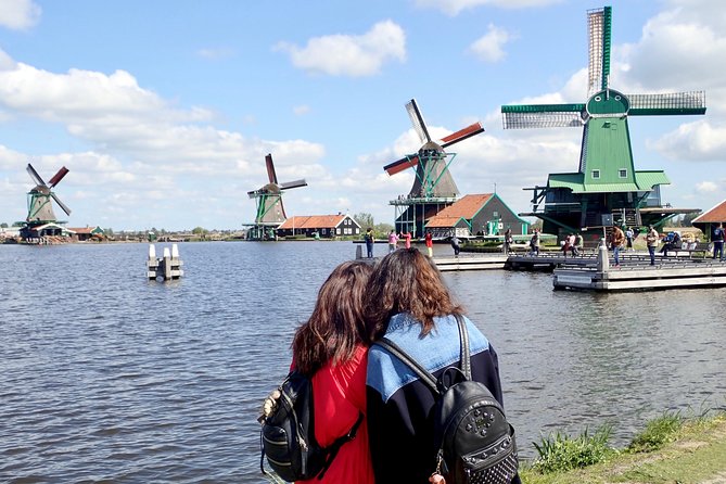 Amsterdam private tour to windmills, cheese farm and villages - Broek in Waterland and quiet wooden houses