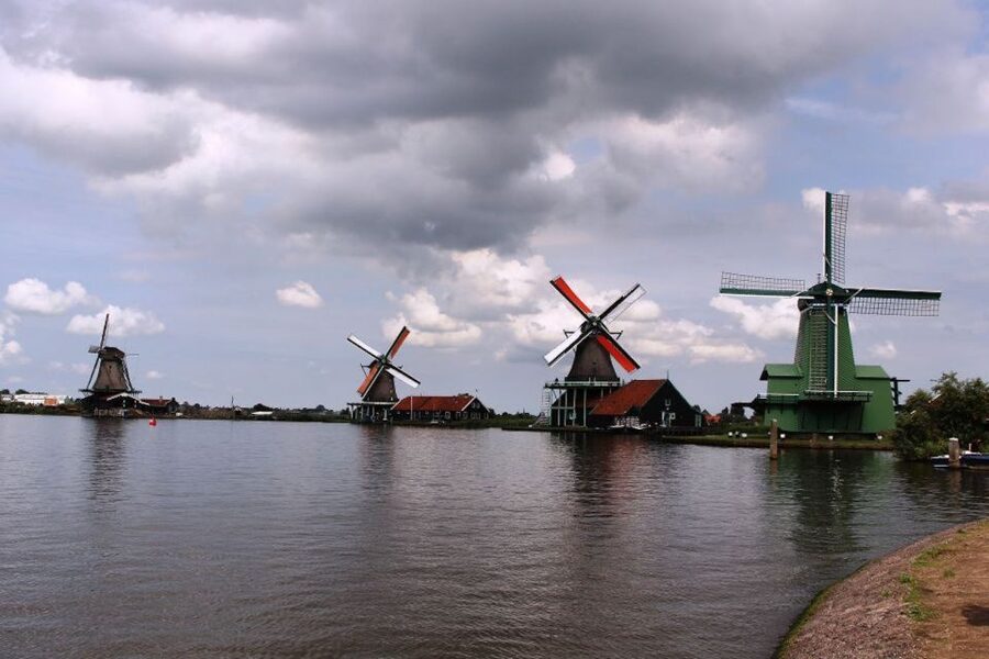 Amsterdam: Volendam, Windmill, and Cheese Farm Private Tour - Why this five-hour trip works well from Amsterdam