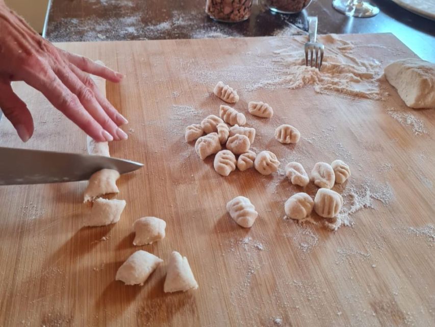 Arezzo: pasta e tiramisù cooking class organic Tuscan farm - Is $283.21 a fair price?