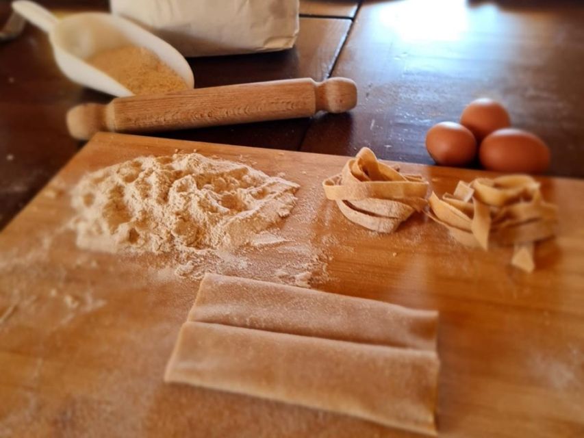 Arezzo: pasta e tiramisù cooking class organic Tuscan farm - Booking details that matter