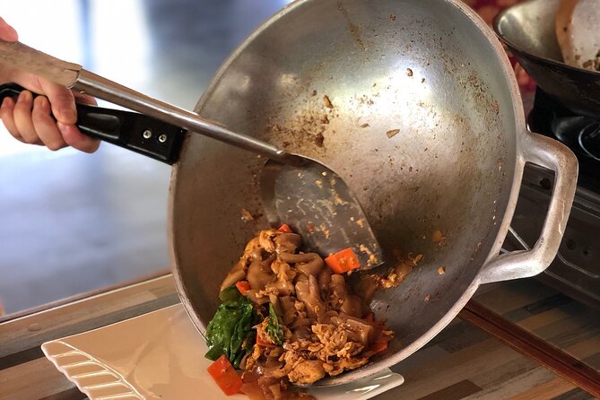 Baan Farm Thai Cooking School Chiangmai - From Chiang Mai’s Old City to the local market