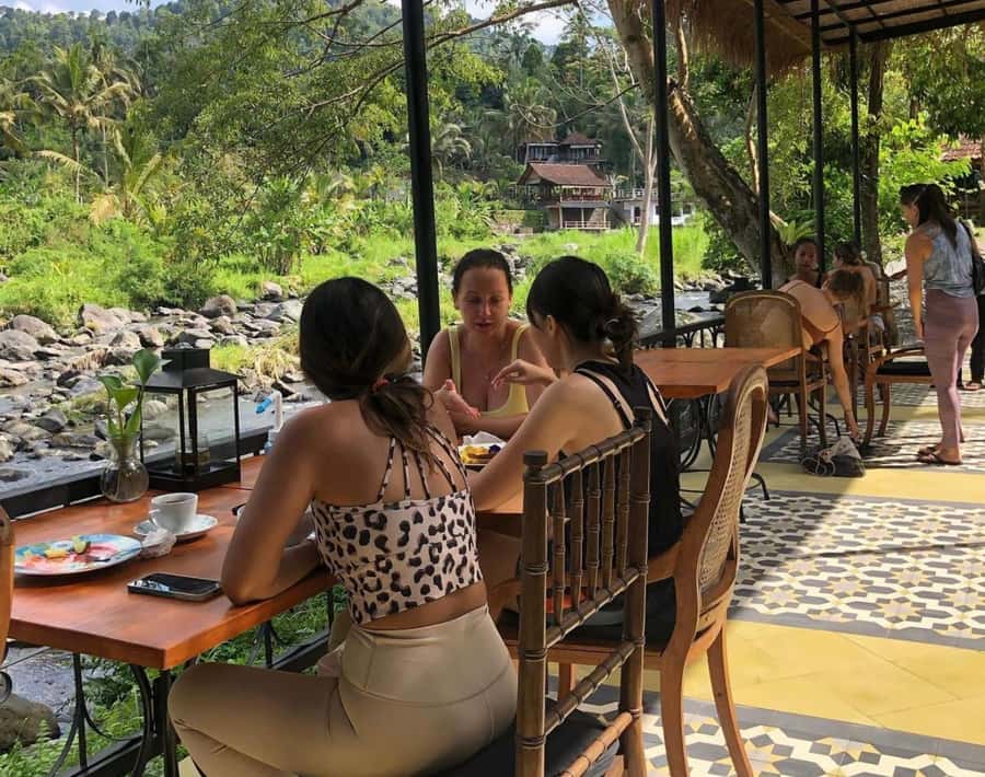 Bali: Traditional Villages, Salt Farm & Tirta Gangga Tour - Who should book this tour