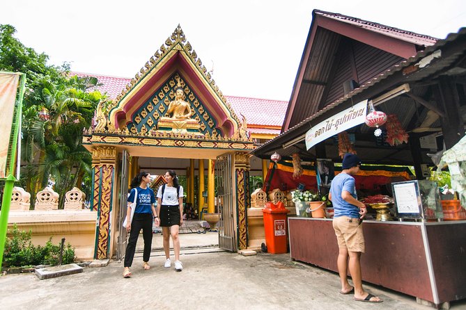 Bangkok Floating Market & Boat Ride to an Orchid Farm - Guides can make the same route feel different