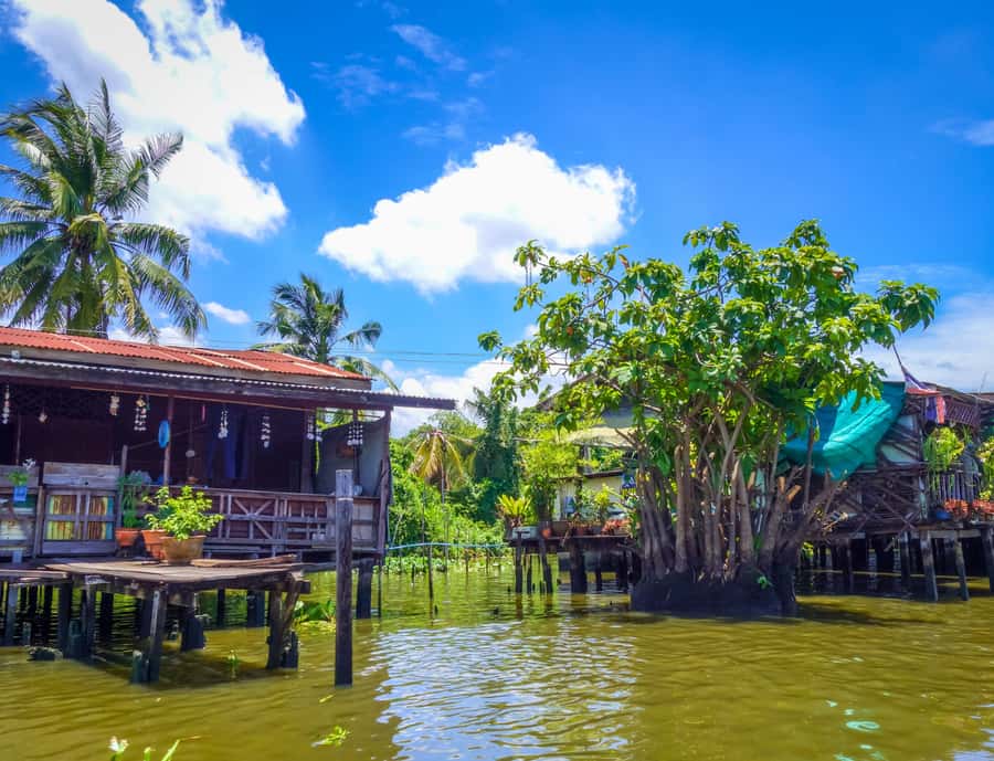 Bangkok: Private Floating & Railway Markets with Farm Visits - Maeklong Railway Market and the Moving Stalls