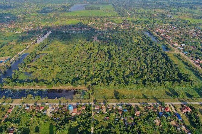Banteay Chhmar Temple & Silk Farm Private Day Trip from Siem Reap - Silk From Mulberry Trees to Finished Cloth
