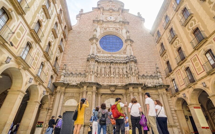 Barcelona: Montserrat Visit & Lunch at Farmhouse Small Group - Farmhouse lunch under the mountain