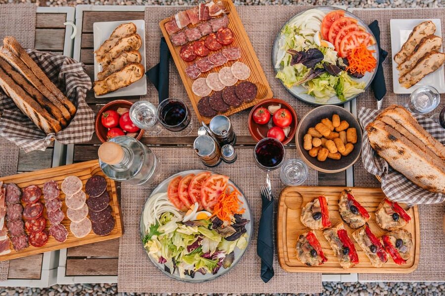 Barcelona: Montserrat Visit & Lunch at Farmhouse Small Group - What the $110 price includes