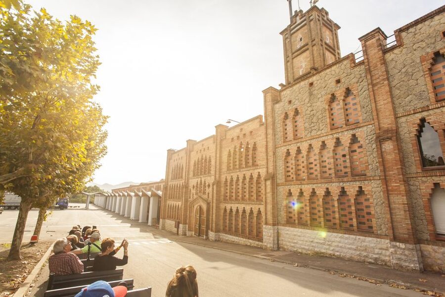 Barcelona: Montserrat with Winery Visit and Farmhouse Lunch - What the timing feels like