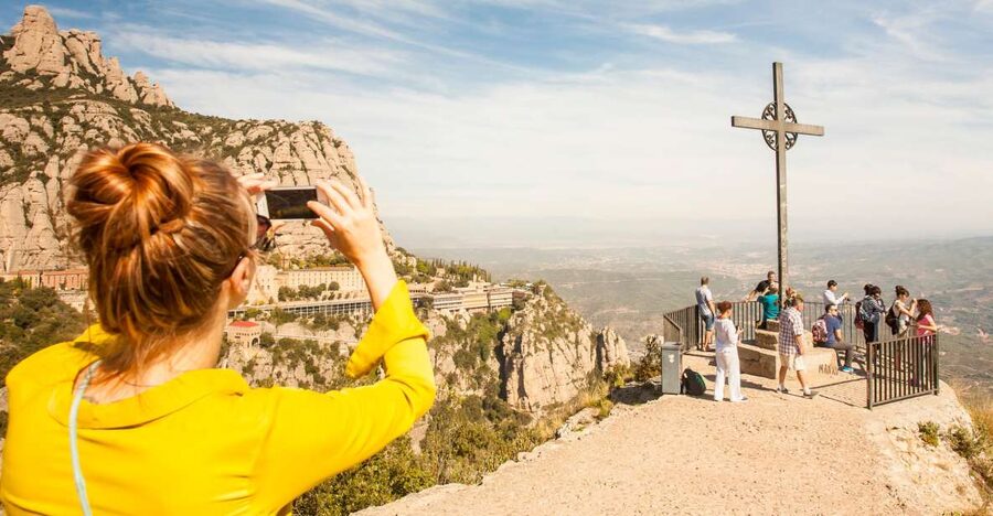 Barcelona: Montserrat with Winery Visit and Farmhouse Lunch - Montserrat: monastery, mountain, and free time