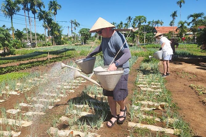 Basket Boat-Buffalo Ride-Farming-Pottery Making &Marble Mountains - How the private format affects the experience
