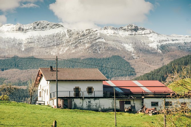 " Basque Farm House & Cider house" tour + meal from San Sebastian - The traditional cider house meal