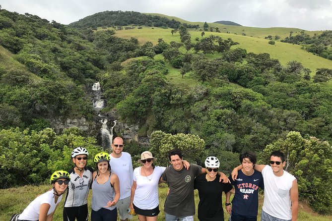 Big Island Mountain Biking on Anna Ranch - Getting fitted with a full-suspension mountain bike