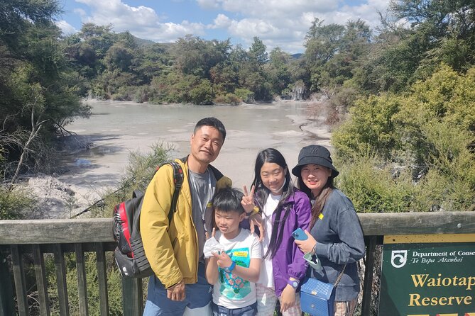 Boutique tour , Mt Maunganui, NZ farm, Rotorua lakes/geothermal - Lunch beside Lake Rotorua