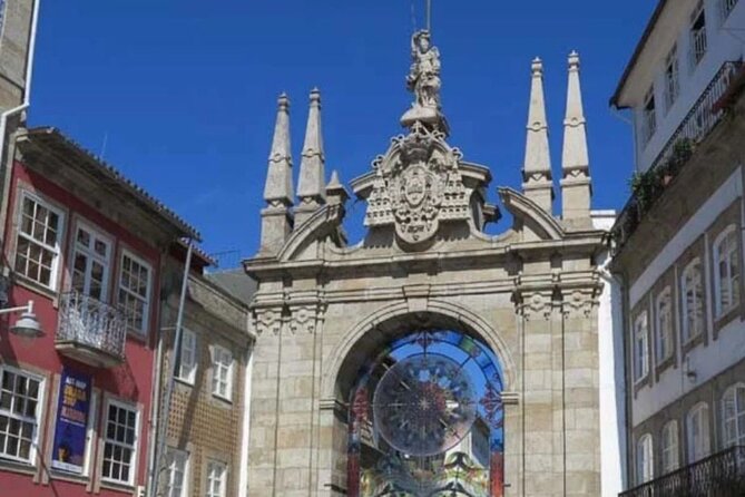 Braga/Guimarães: 1 Day with Lunch + farm and wine tasting - Guimarães and the story of Portugal’s beginnings