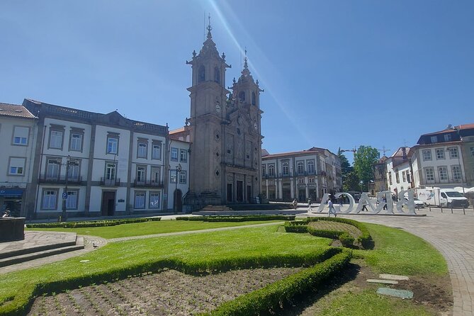 Braga/Guimarães: 1 Day with Lunch + farm and wine tasting - Braga, a city built on Roman foundations