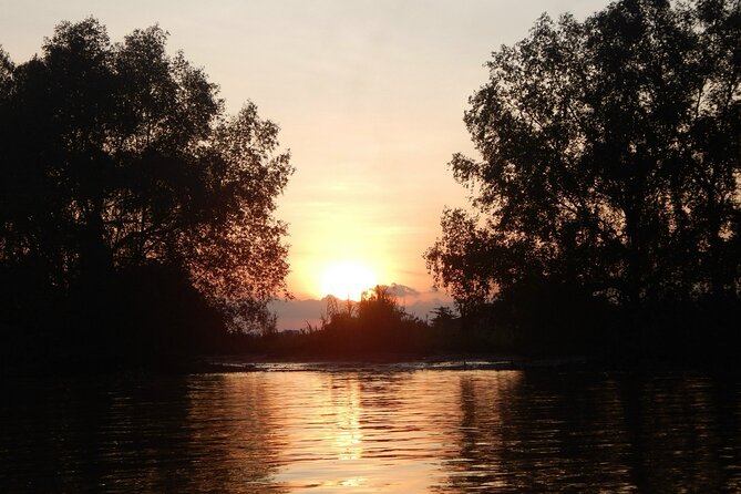 Cai Rang floating market, see sunrise, CaCao orchard, small canal - What the guide adds to the morning