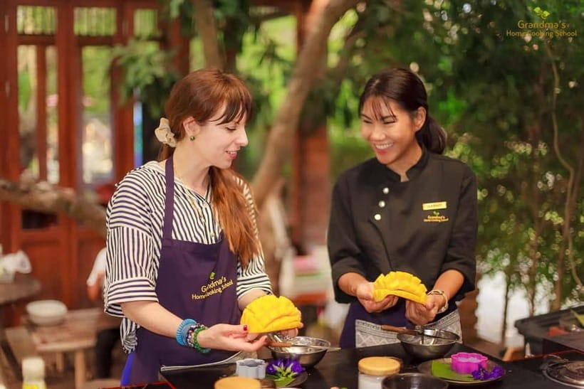 Chiang Mai: Authentic Cooking Class with Market & Farm Visit - Your own station and a menu you choose