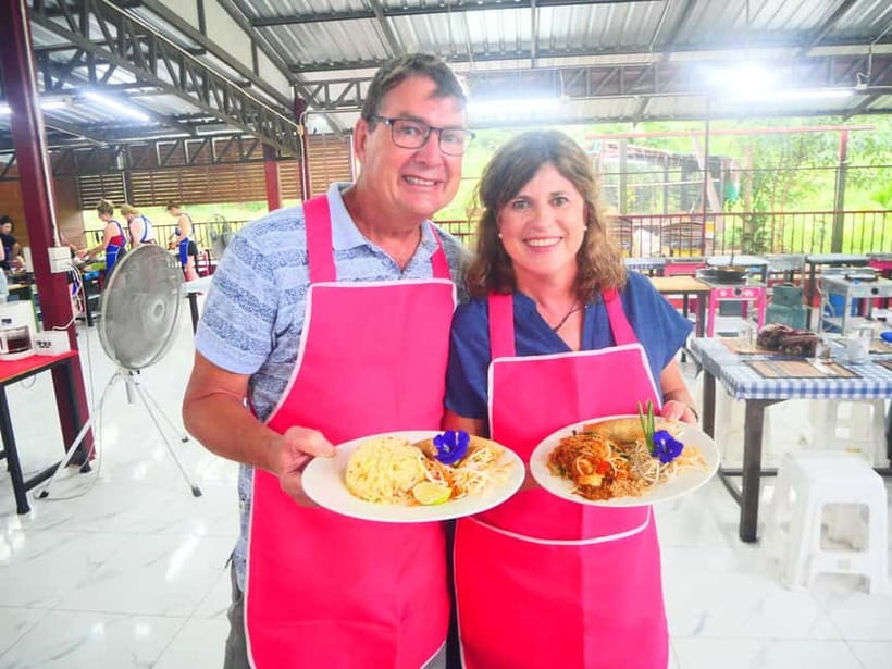 Chiang Mai: Full-Day Thai Cooking Experience at a Local Farm - Seasonal Fruit Picking at the Farm