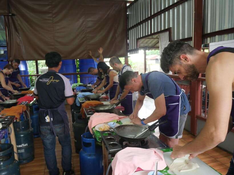 Chiang Mai: Half Day Cooking Class at Organic Farm - Eat in the garden after cooking