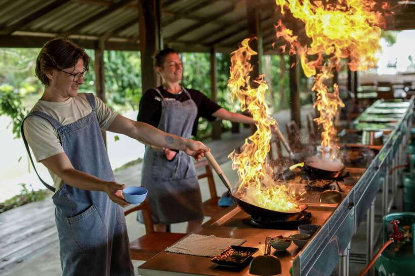 Chiang Mai: HALF-DAY COOKING COURSE at a Thai Cooking Farm - The short ride to the Rice Barn Thai Cooking Farm