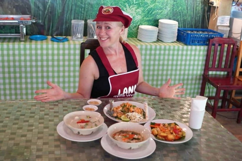 Chiang Rai:Lanna Home Cooking Class at Give Green Farm House - A market lesson before the cooking begins