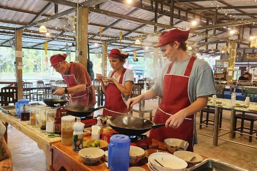 Chiang Rai:Lanna Home Cooking Class at Give Green Farm House - Choosing your cooking theme