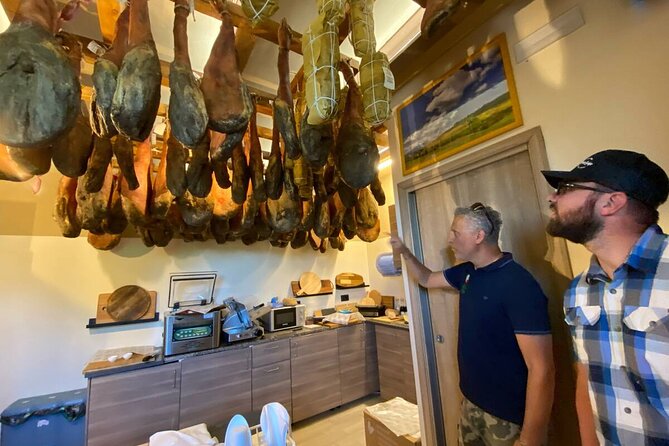 Cinta Senese tour with tasting dinner on the farm - Why the $76.93 price can make sense