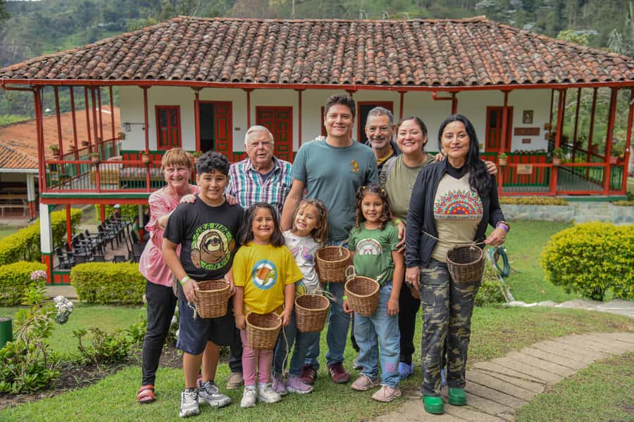 Coffee Tour Salento-Ocaso Farm- English Tour - Starting among the coffee trees