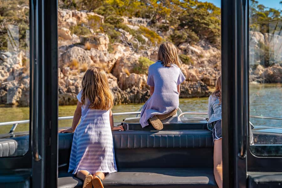 Coffin Bay: Short and Sweet Oyster Farm Tour - Who should book this experience