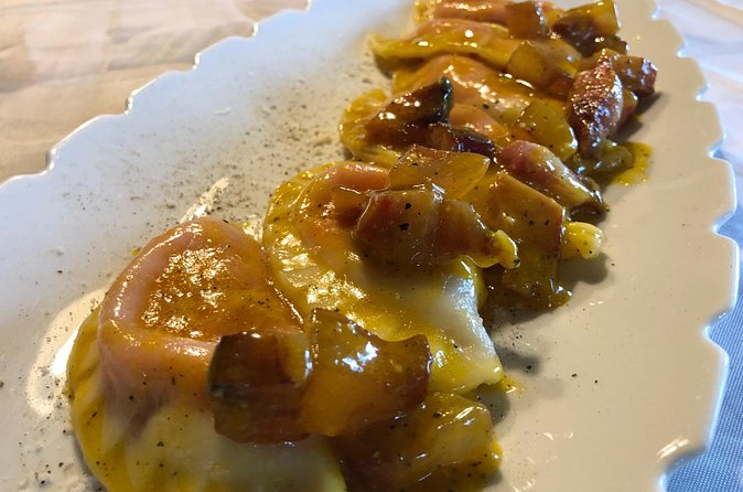 Cooking Class at a Farmhouse in Val d'Orcia Tuscany - Vegetarian, vegan, and seasonal options