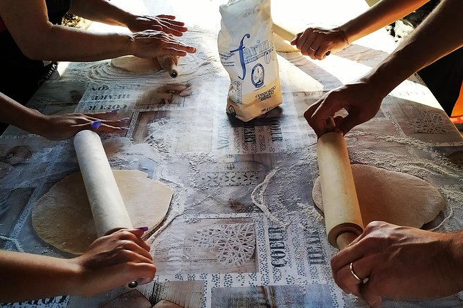 Cooking Class in a Real Tuscan Farmhouse - Rolling tagliatelle from scratch