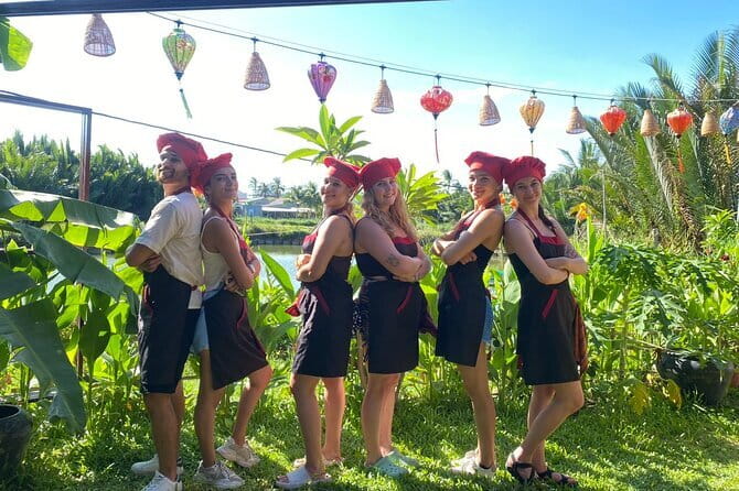 Cooking Class with Tra Que Eco Farm & Local Market Discovery - Hoi An Market with Ngoc