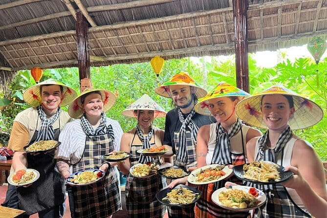 Cooking Class with Tra Que Eco Farm & Local Market Discovery - What the $29 price really covers