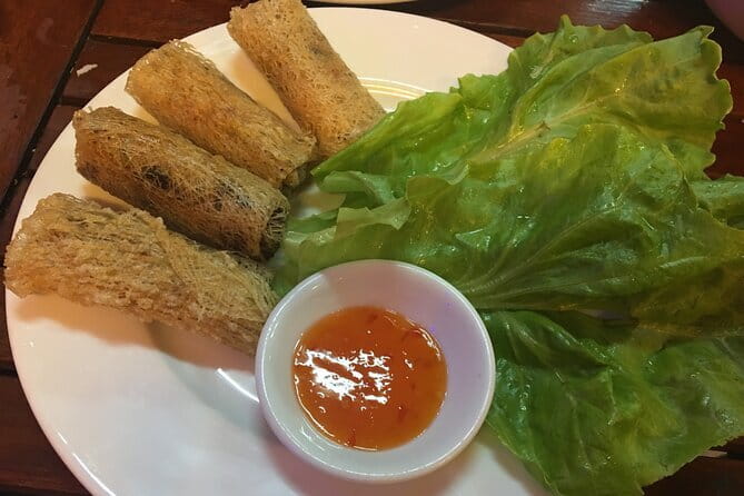 Cooking Class with Tra Que Eco Farm & Local Market Discovery - Who should book this experience