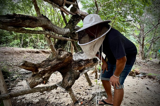 Cozumel: Hands-On Chocolate, Tortilla, Salsa & Honey Experience - Salsa Ground the Old-Fashioned Way