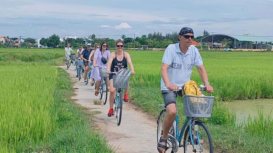Cycling, Water Buffalo Riding, Traditional Farming Life - Cycling the 5 kilometers from Hoi An