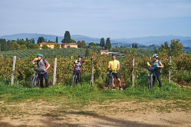 E-bike Chianti Classico & Tuscany tour with Wine & Lunch at Farm - Key points at a glance