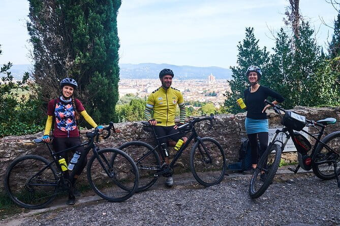 E-bike Chianti Classico & Tuscany tour with Wine & Lunch at Farm - The small-town pause and return toward Florence