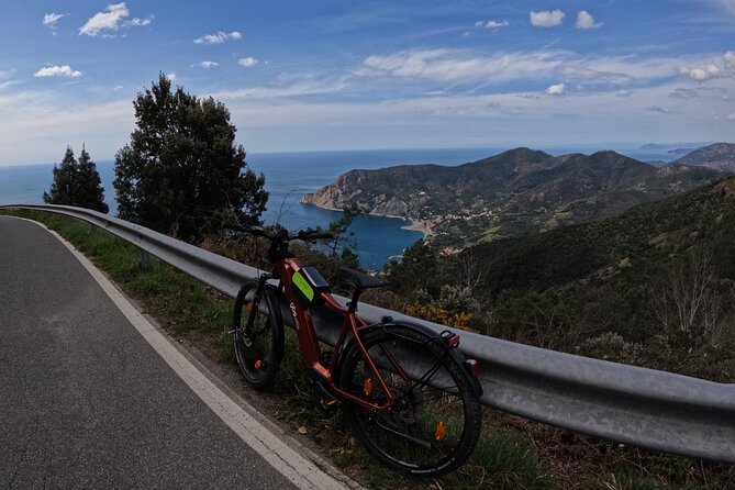 E-Bike Tour in Cinque Terre with Aperitif in Farmhouse - Key points to know before booking