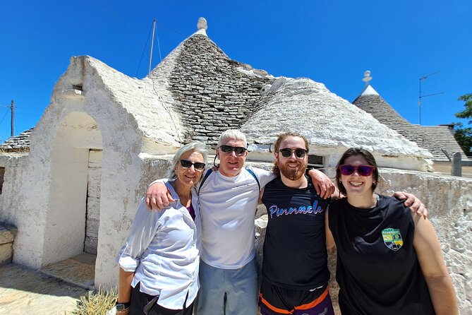 E-bike tour Martina Franca e Locorotondo and visit a dairy - Bike equipment and group size