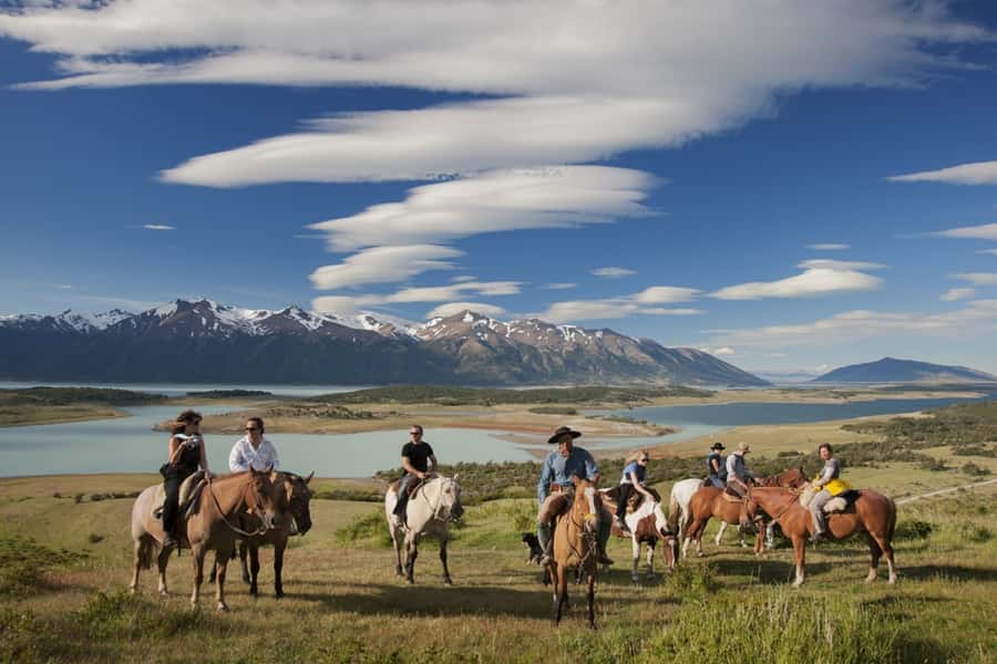 El Calafate: Nibepo Aike Ranch with Horseback Riding - Horseback riding with a baqueano