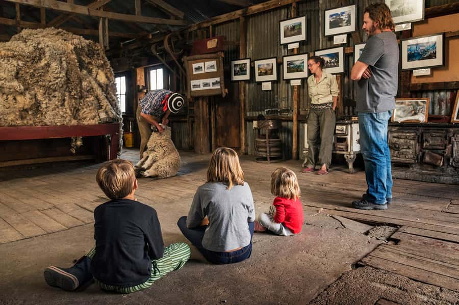 El Calafate: Nibepo Aike Ranch with Horseback Riding - Lamb asado in the quincho