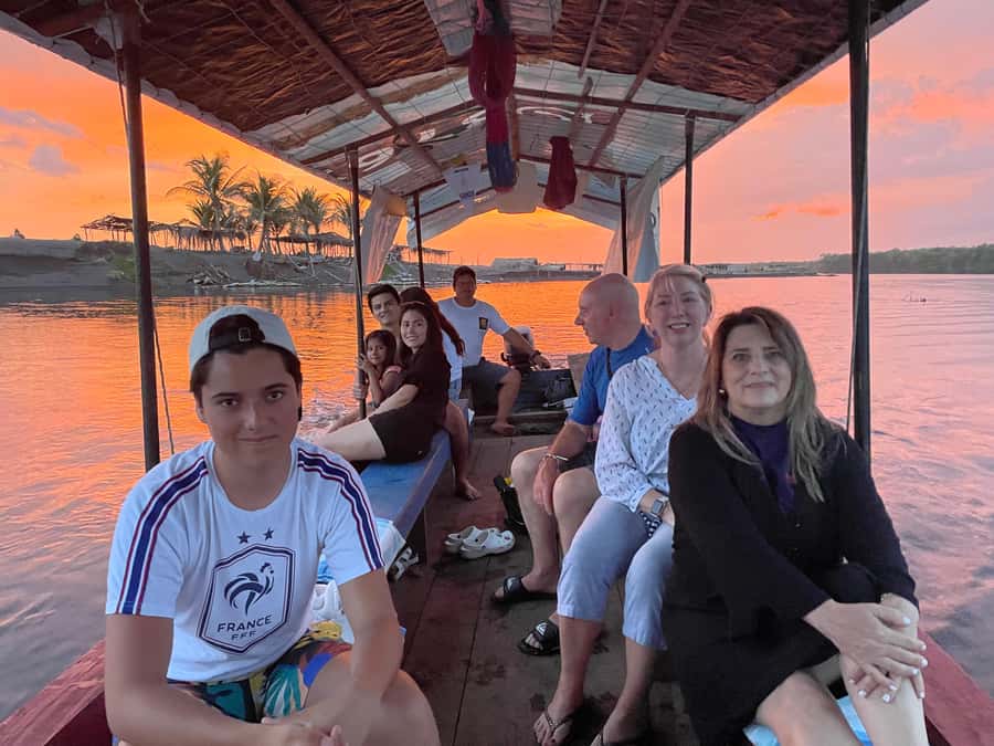 El Paredón: Sea Turtle and Salt Farm Tour - Why the private format matters