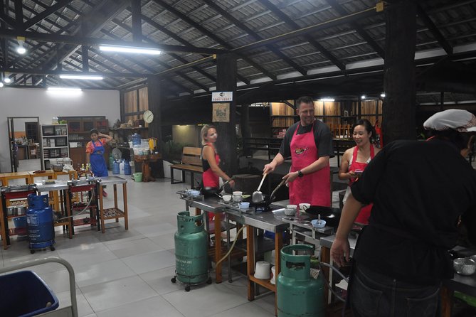 Evening Cooking Class in Organic Farm with Local Market Tour - Why the market stop improves the cooking lesson